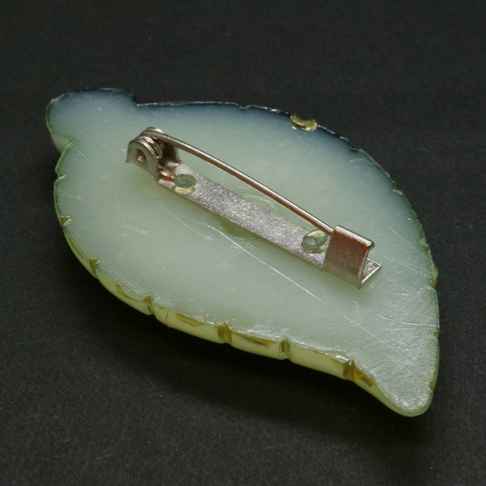 グラデーション葉っぱ」ブローチ フランス | corne/コルネ