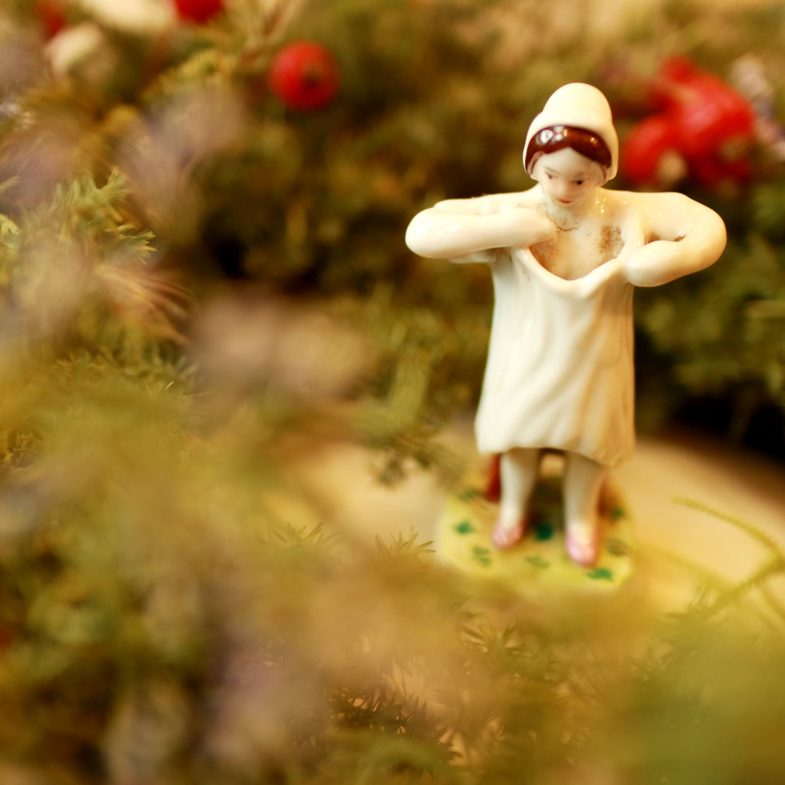 ピッピ覗き 磁器製の女性 フランス 19世紀末 | corne/コルネ