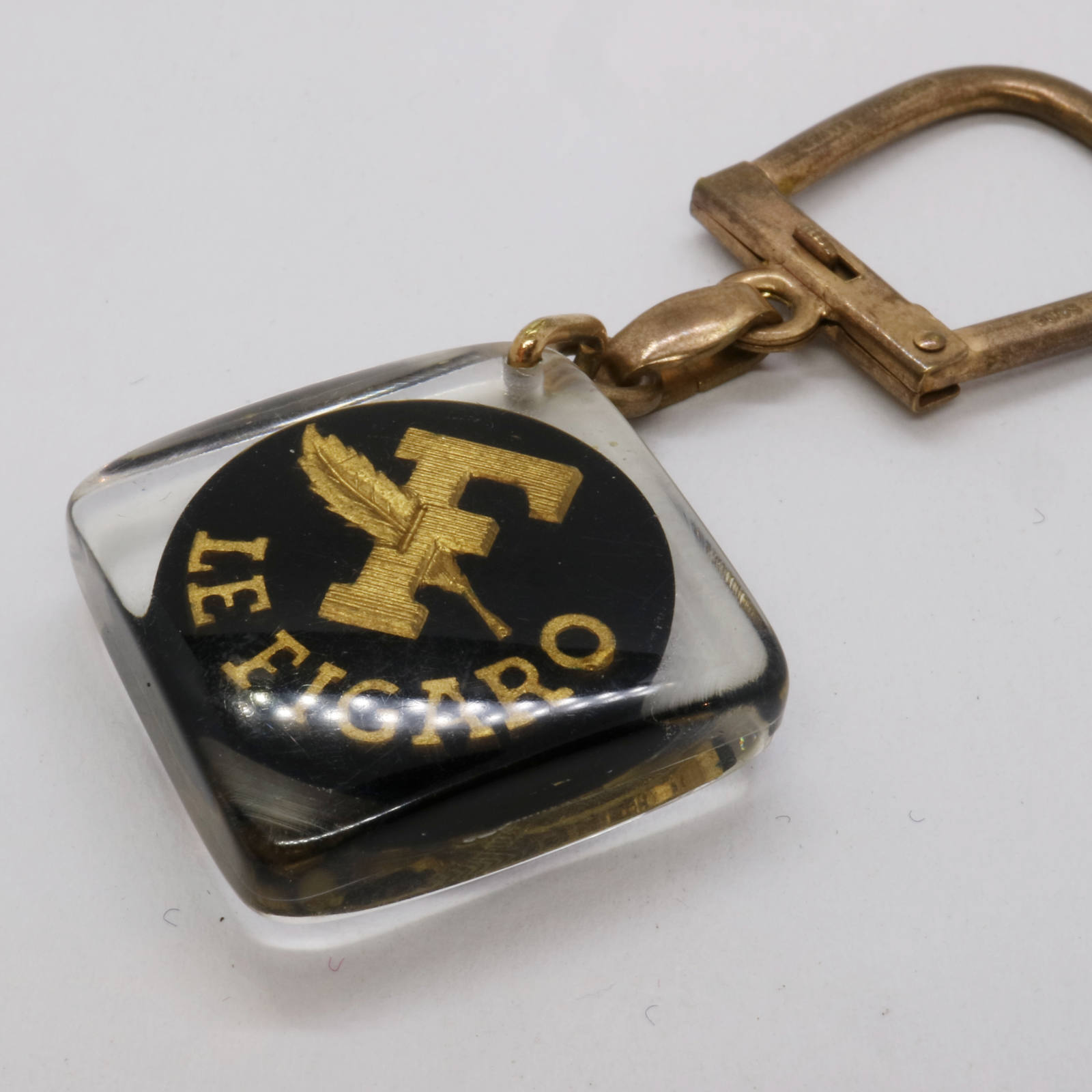 LE FIGARO ル・フィガロ 新聞 ブルボンキーホルダー | corne/コルネ